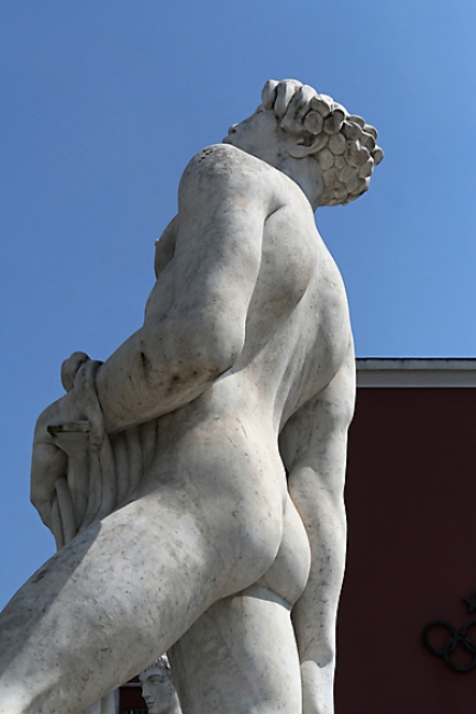 Stadio dei marmi 402